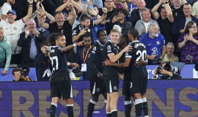 高清：英超切尔西5-1西汉姆 蓝军众将激情庆祝
        
    高清：英超切尔西5-1西汉姆 蓝军众将激情庆祝