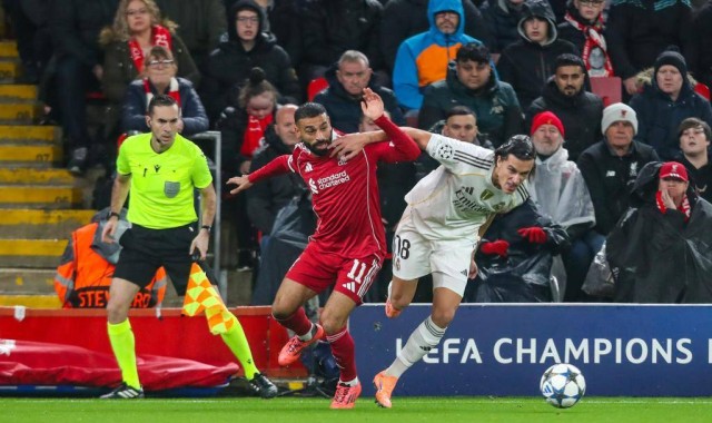 利物浦客战阿森纳：斯洛特的欧冠梦想与现实挑战