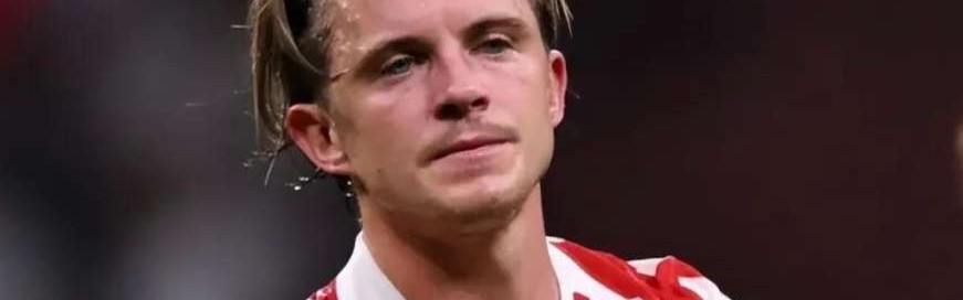 曼联2大引援皆遇挫！小贝林厄姆拒投，6000万求购鸡肋中场恐打水漂？