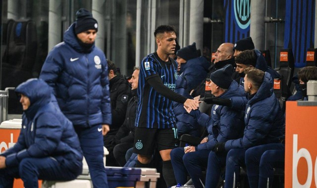 惜败AC米兰后，齐沃才发现不对劲，难怪阿莱格里一直按兵不动