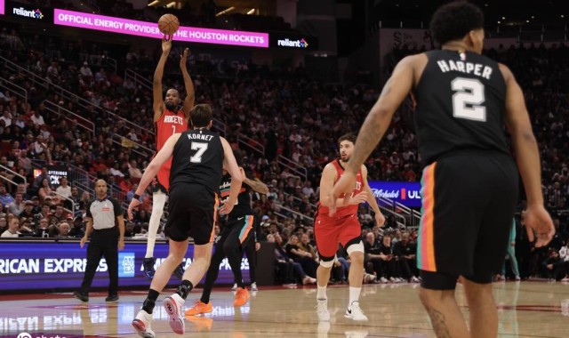 乌度卡绝境之中卸下执念 谢泼德连拿14分为火箭改命