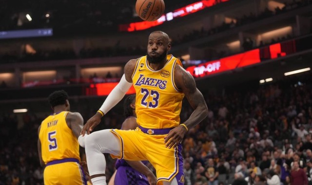 东契奇42分湖人都赢不了！国王背靠背连斩强敌