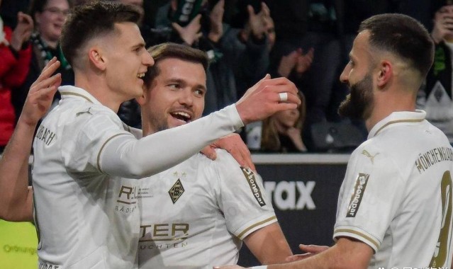 德甲最新积分战报：争冠悬念重燃，前两名仅差三分，多特蒙德紧咬拜仁身后