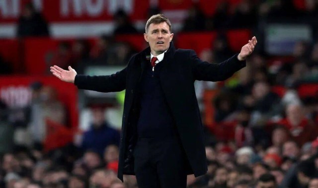 曼联1-2足总杯出局赛季无冠！弗莱彻转正已无望，欧冠资格成唯一希望