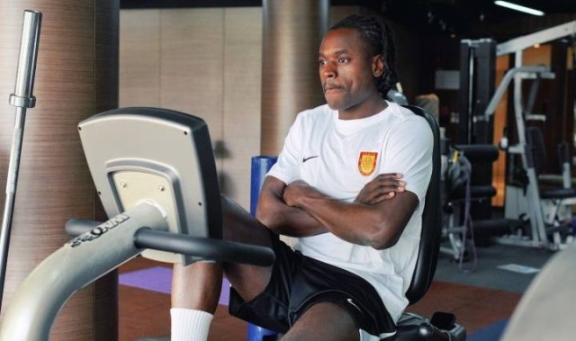 欧冠射手加盟！重庆官宣边路快马，欧冠时速断崖第一，身价200万